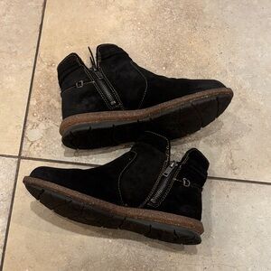 Born White Logo on Black Insole